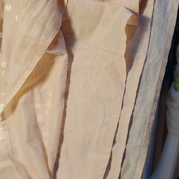Loft shirt rolled collar, Nude-pink. Very delicate color and fabric.Small/Petite - Picture 4 of 6